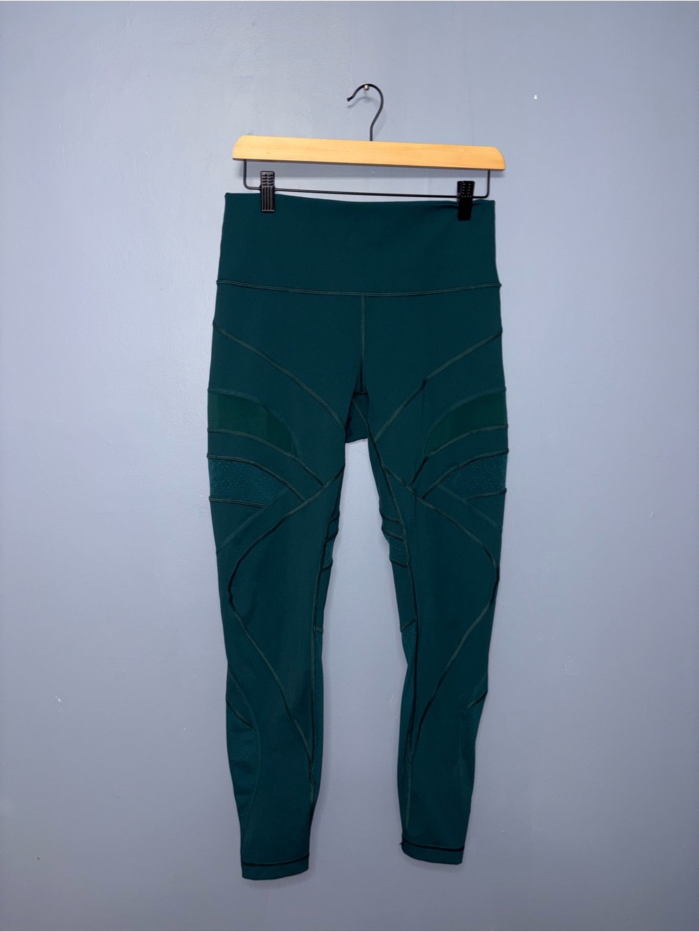 Lululemon • Teal Mesh Leggings